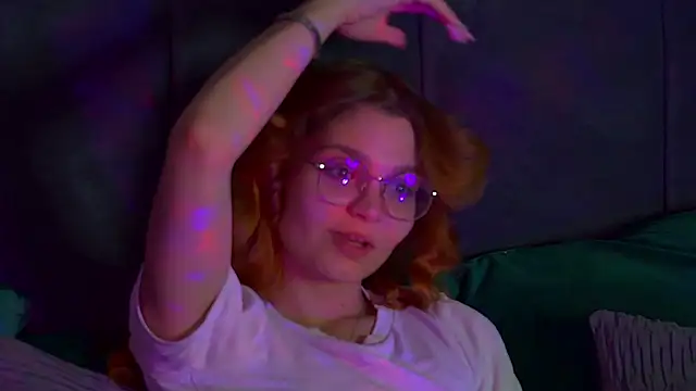 Snapshot of BellaMarebelle chatting on October 10, 2025, 4:22 am BellaMarebelle online show from October 10, 2025, 4:22 am