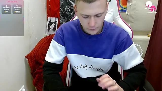 Snapshot of Xavier_Night81 chatting on October 3, 2025, 7:27 am Xavier Night81 online show from October 3, 2025, 7:27 am