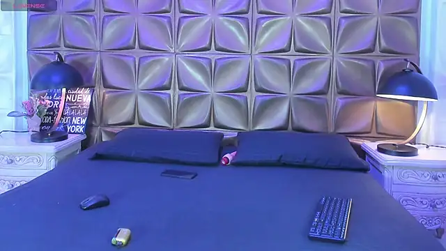 Snapshot of MeganLarsson chatting on October 19, 2025, 3:51 am MeganLarsson online show from October 19, 2025, 3:51 am