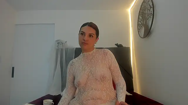 Snapshot of Skylar__Desire chatting on October 10, 2025, 2:16 pm Skylar Desire online show from October 10, 2025, 2:16 pm