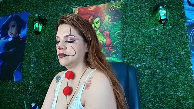 Snapshot of Skylar__Desire chatting on October 24, 2025, 12:01 pm Skylar Desire online show from October 24, 2025, 12:01 pm