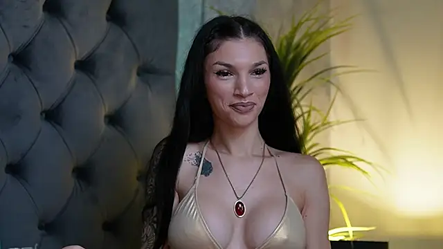 Snapshot of MiamiCoffee chatting on September 17, 2025, 6:20 pm MiamiCoffee online show from September 17, 2025, 6:20 pm