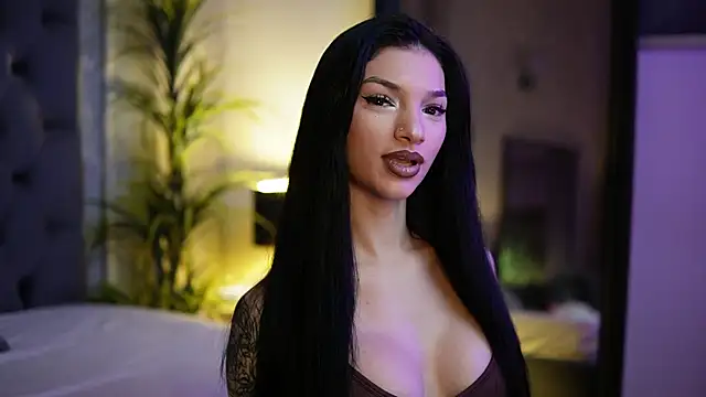 Snapshot of MiamiCoffee chatting on November 23, 2025, 7:13 pm MiamiCoffee online show from November 23, 2025, 7:13 pm