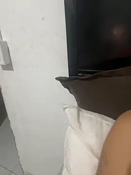 Snapshot of aline2007 chatting on September 13, 2025, 1:55 pm aline2007 online show from September 13, 2025, 1:55 pm