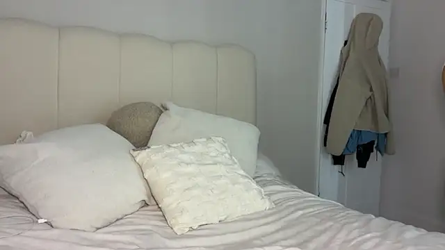 Snapshot of KayleeBella chatting on October 26, 2025, 6:03 pm KayleeBella online show from October 26, 2025, 6:03 pm