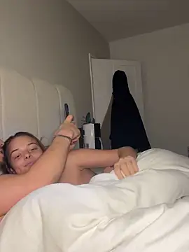 Snapshot of KayleeBella chatting on November 15, 2025, 5:20 pm KayleeBella online show from November 15, 2025, 5:20 pm