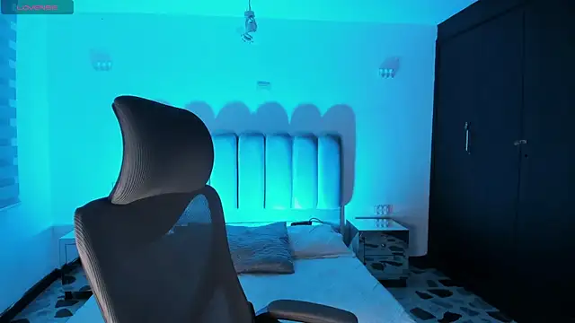 LiamDeep online show from September 17, 2025, 4:14 am