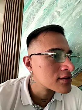 LiamDeep online show from December 17, 2025, 6:25 pm