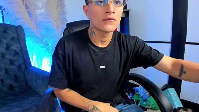 LiamDeep online show from March 2, 2026, 5:19 am