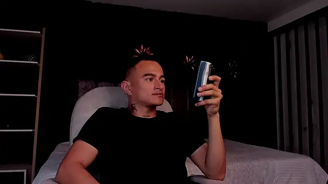 Snapshot of LiamDeep chatting on May 5, 2026, 8:06 pm LiamDeep online show from May 5, 2026, 8:06 pm