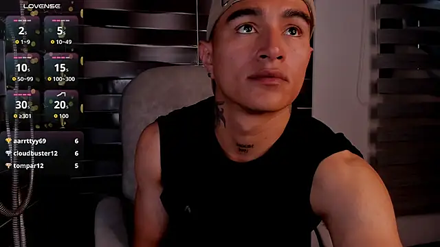 Snapshot of LiamDeep chatting on May 14, 2026, 8:26 pm LiamDeep online show from May 14, 2026, 8:26 pm