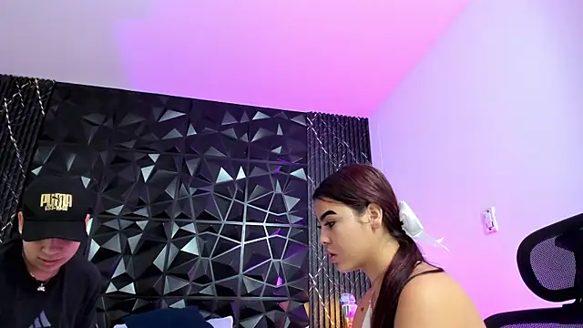 Snapshot of KimberlyLoren chatting on September 20, 2025, 1:01 pm KimberlyLoren online show from September 20, 2025, 1:01 pm