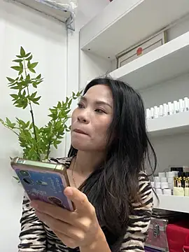 Snapshot of Baby-mmm chatting on November 4, 2025, 1:32 pm Baby-mmm online show from November 4, 2025, 1:32 pm