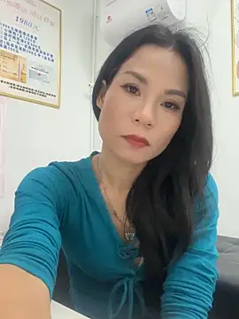 Snapshot of Baby-mmm chatting on November 8, 2025, 4:29 pm Baby-mmm online show from November 8, 2025, 4:29 pm