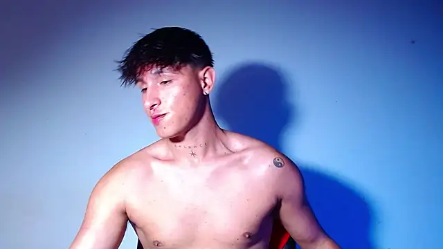 rowanbigboy23 online show from May 2, 2026, 12:37 am