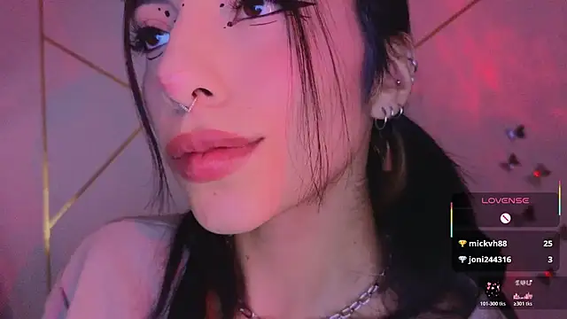 Snapshot of Hollyxx_ chatting on November 16, 2025, 10:48 pm Hollyxx online show from November 16, 2025, 10:48 pm