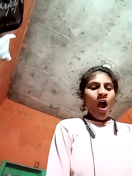 Snapshot of Jyoti_thakurr chatting on September 15, 2025, 8:31 pm Jyoti thakurr online show from September 15, 2025, 8:31 pm