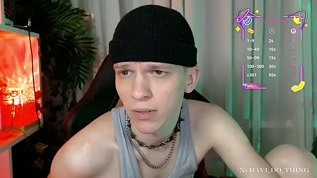 Snapshot of frozen_boy chatting on November 18, 2025, 5:17 pm frozen boy online show from November 18, 2025, 5:17 pm