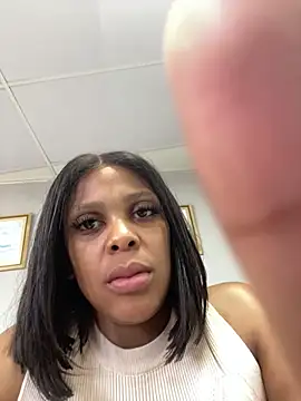 Snapshot of 031bubbles chatting on December 15, 2025, 8:07 am 031bubbles online show from December 15, 2025, 8:07 am