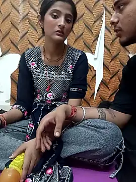 Snapshot of romantic_couple1 chatting on September 28, 2025, 3:12 am romantic couple1 online show from September 28, 2025, 3:12 am