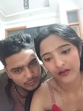 Snapshot of romantic_couple1 chatting on November 27, 2025, 2:02 am romantic couple1 online show from November 27, 2025, 2:02 am