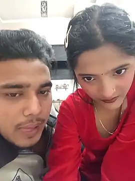 Snapshot of romantic_couple1 chatting on November 28, 2025, 1:08 am romantic couple1 online show from November 28, 2025, 1:08 am