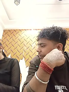 romantic couple1 online show from March 13, 2026, 1:01 am