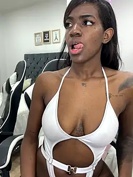 Snapshot of Alma_Stevenson chatting on September 16, 2025, 2:29 pm Alma Stevenson online show from September 16, 2025, 2:29 pm