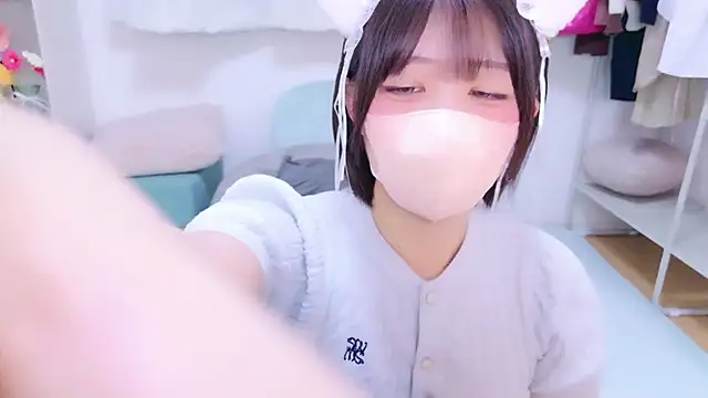 Hinata Sun online show from June 6, 2026, 11:59 am