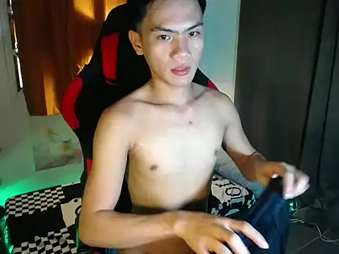 Snapshot of alex_cummer chatting on May 13, 2026, 3:04 am alex cummer online show from May 13, 2026, 3:04 am
