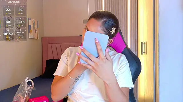 Snapshot of Laly_Cherry_ chatting on November 7, 2025, 12:27 pm Laly Cherry online show from November 7, 2025, 12:27 pm