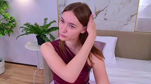 AmadaReine online show from November 10, 2025, 4:17 pm