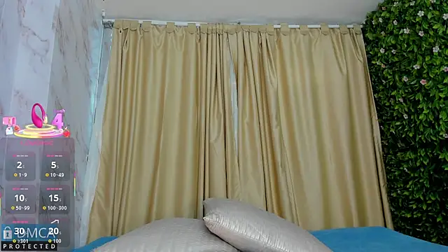 Kiara Zahiri   online show from September 25, 2025, 11:14 am