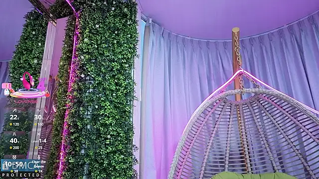 Kiara Zahiri   online show from October 13, 2025, 10:59 am