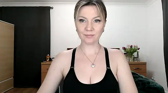 Snapshot of ParadiseAlina chatting on January 18, 2025, 6:43 pm ParadiseAlina online show from January 18, 2025, 6:43 pm