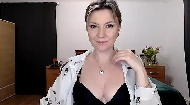 Snapshot of ParadiseAlina chatting on January 20, 2025, 10:15 pm ParadiseAlina online show from January 20, 2025, 10:15 pm