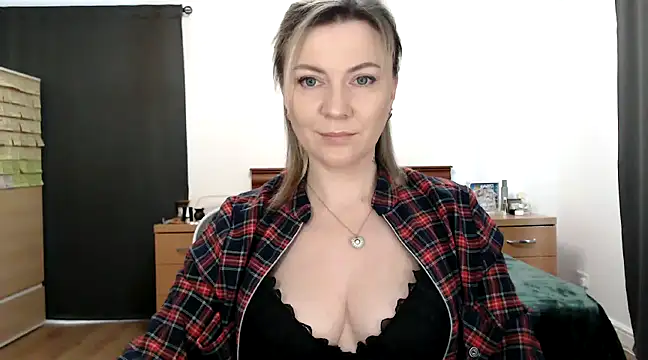 Snapshot of ParadiseAlina chatting on February 4, 2025, 2:53 pm ParadiseAlina online show from February 4, 2025, 2:53 pm