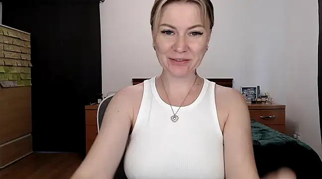 Snapshot of ParadiseAlina chatting on March 7, 2025, 5:17 pm ParadiseAlina online show from March 7, 2025, 5:17 pm