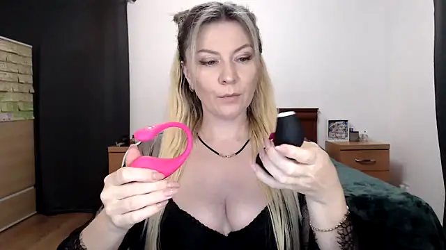 Snapshot of ParadiseAlina chatting on October 1, 2025, 7:20 pm ParadiseAlina online show from October 1, 2025, 7:20 pm