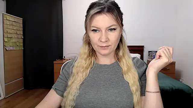 Snapshot of ParadiseAlina chatting on October 16, 2025, 7:15 pm ParadiseAlina online show from October 16, 2025, 7:15 pm