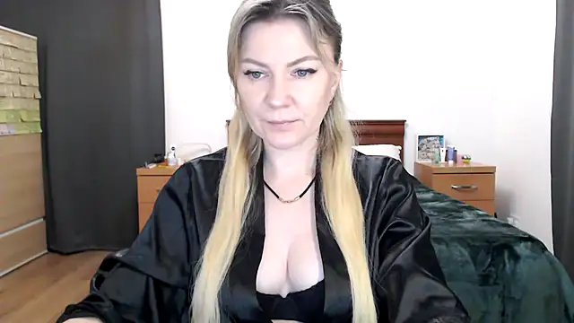 Snapshot of ParadiseAlina chatting on October 19, 2025, 7:25 pm ParadiseAlina online show from October 19, 2025, 7:25 pm