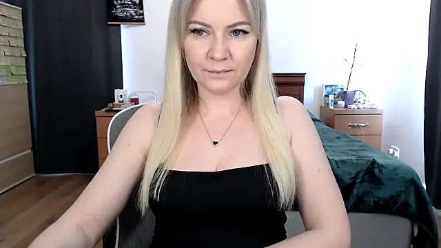 ParadiseAlina online show from March 18, 2026, 3:15 pm