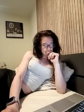 JezebelDutch online show from April 14, 2026, 10:43 am