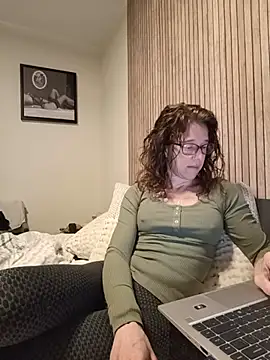 Snapshot of JezebelDutch chatting on May 18, 2026, 6:41 am JezebelDutch online show from May 18, 2026, 6:41 am