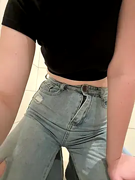 Cumonmme online show from November 6, 2025, 8:10 pm