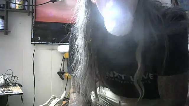 crassanova online show from May 4, 2026, 2:51 am