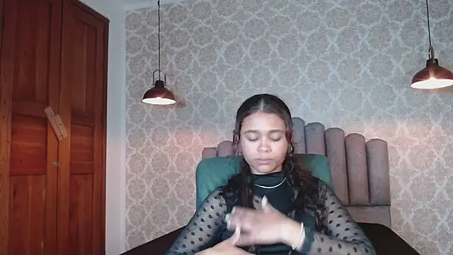 Snapshot of Kristall_06 chatting on October 3, 2025, 2:41 am Kristall 06 online show from October 3, 2025, 2:41 am