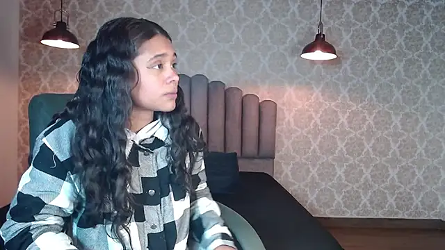 Snapshot of Kristall_06 chatting on October 6, 2025, 5:49 am Kristall 06 online show from October 6, 2025, 5:49 am