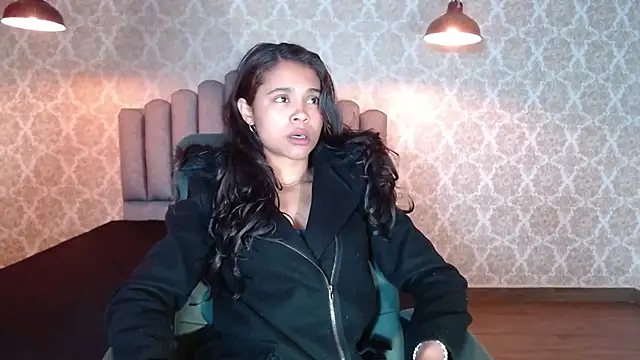 Snapshot of Kristall_06 chatting on October 21, 2025, 3:07 am Kristall 06 online show from October 21, 2025, 3:07 am