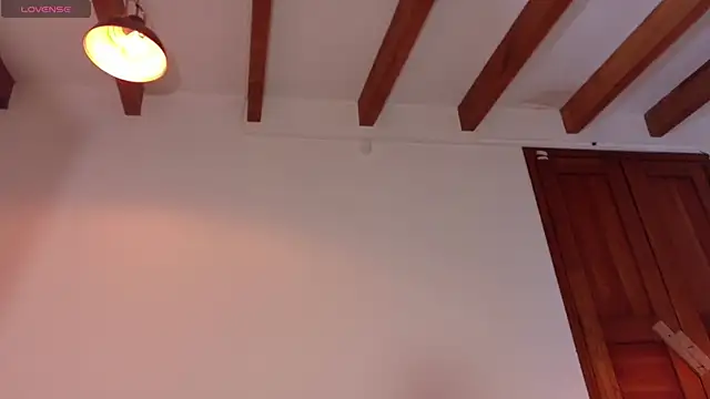 Snapshot of Kristall_06 chatting on October 27, 2025, 2:04 am Kristall 06 online show from October 27, 2025, 2:04 am